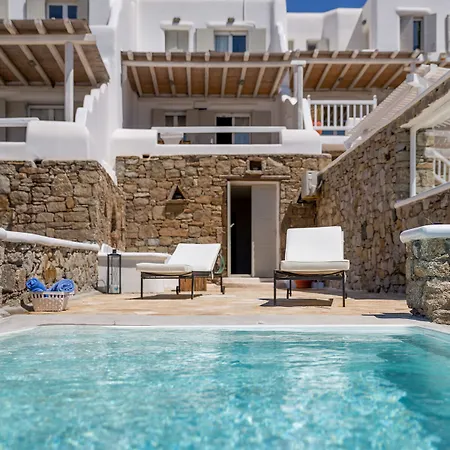 Clio Apartment *